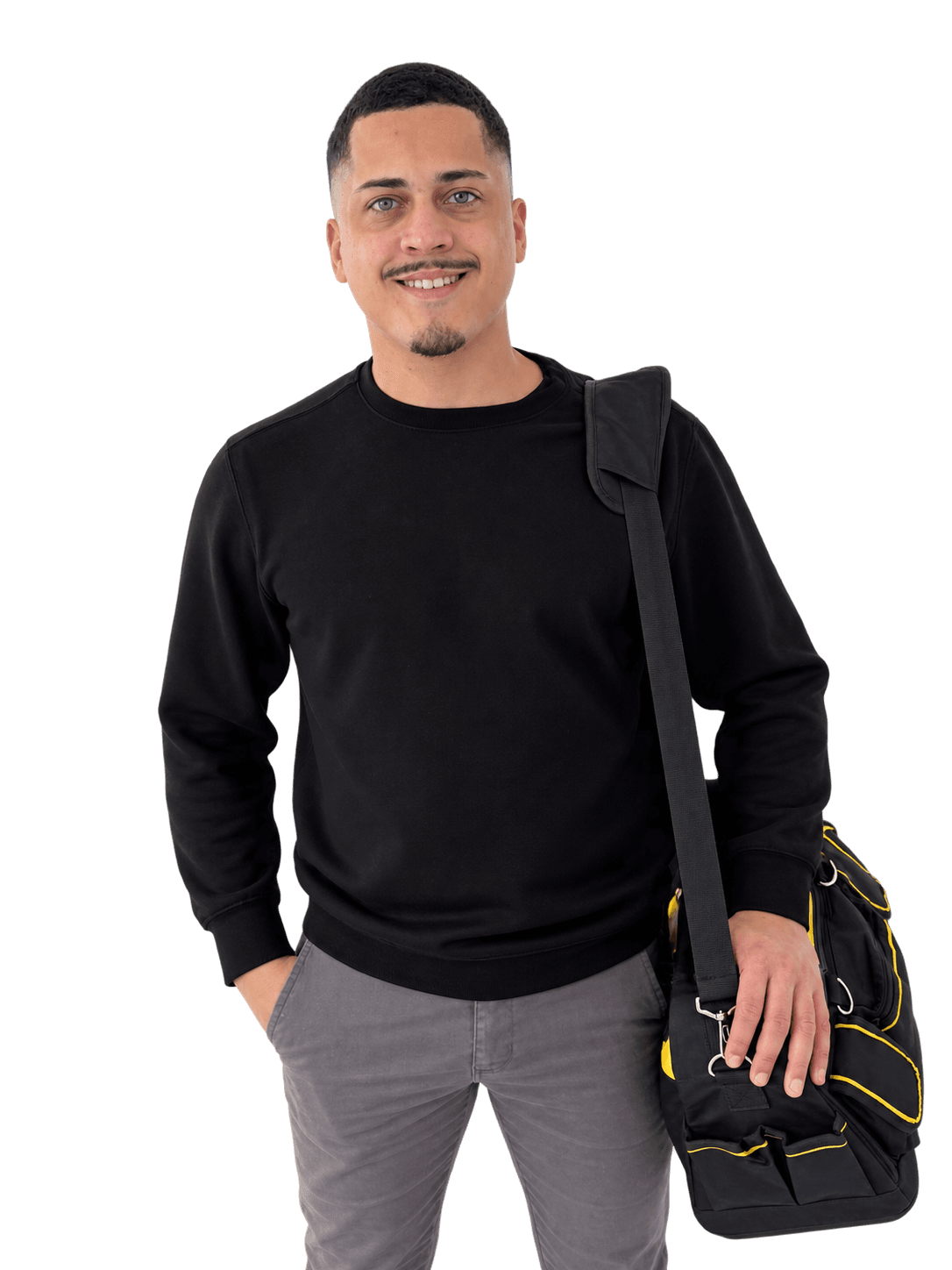 Alex Caires com sua bolsa de ferramentas